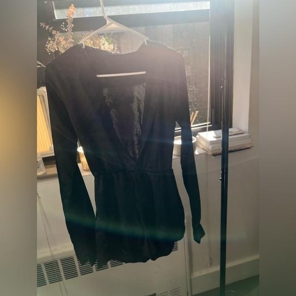 NWOT Black satin button up collared romper with long sleeves - Picture 3 of 6